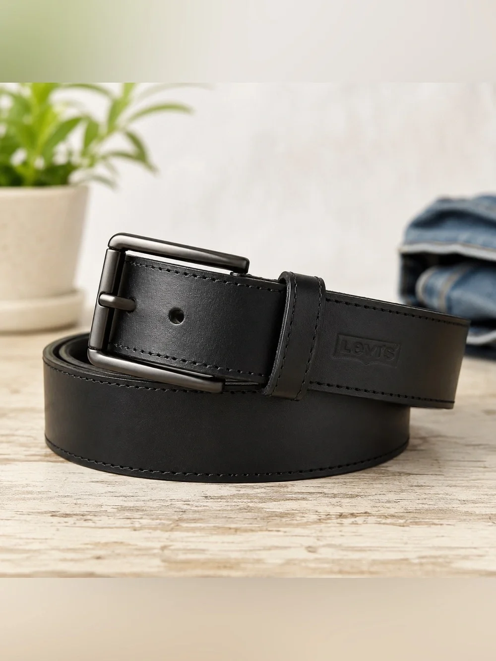 Levi’s Genuine Leather Black Belt Size 32 Matte Gunmetal Buckle